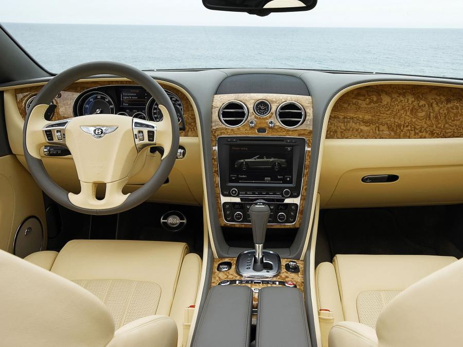  Bentley Continental GTC 2011 года  (фото 144 из 167)
